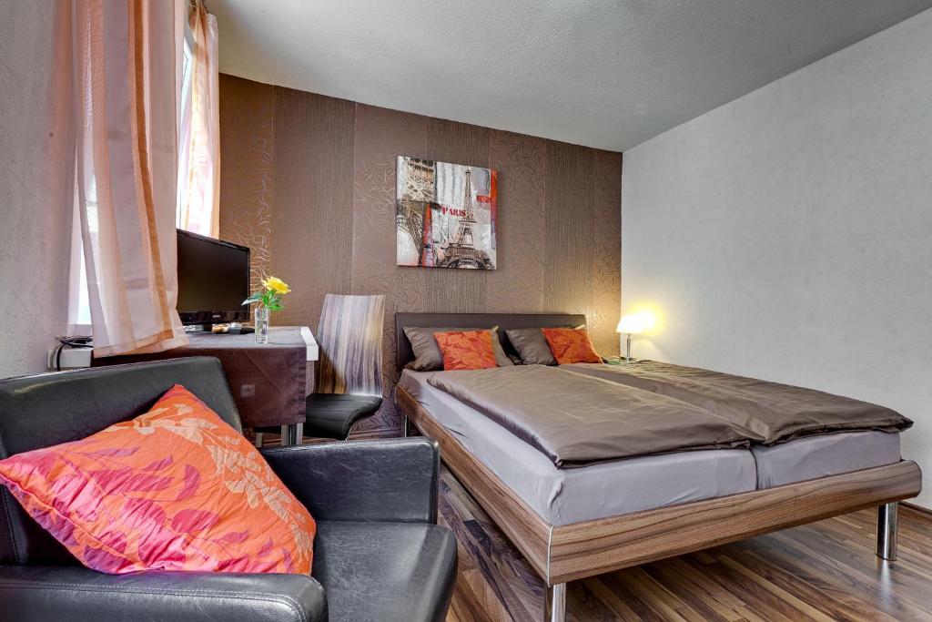 Hotel Alte Post Кальв Экстерьер фото